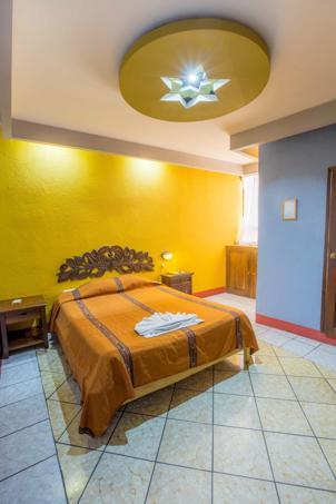 Hoteles Kakchiquel Panajachel Ngoại thất bức ảnh